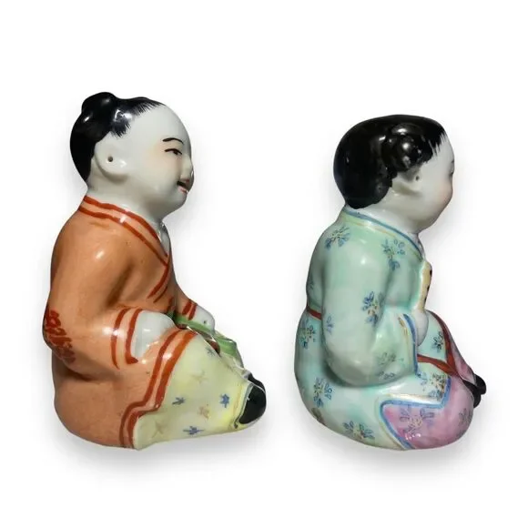 Lot of 2 Vintage Chinese Porcelain Figurines Laughing Children Happy Family 3.5"